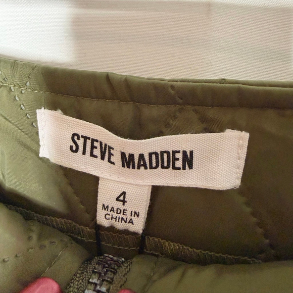 NEW with tags STEVE MADDEN Olive Green Quilted Mini Skirt Size 4 - Picture 4 of 5